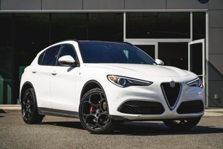 Used 2022 Alfa Romeo Stelvio Ti image 1