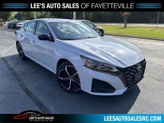 Used 2023 Nissan Altima 2.5 SR w/ SR Premium Package image 1