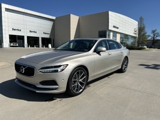 Used 2018 Volvo S90 T5 Momentum w/ Convenience Package image 1