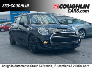 Used 2017 MINI Cooper S image 1