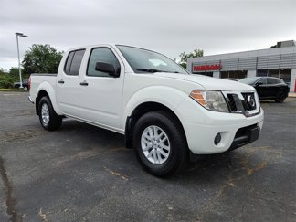 Used 2018 Nissan Frontier SV image 1