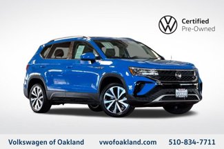 Certified 2022 Volkswagen Taos SE image 1