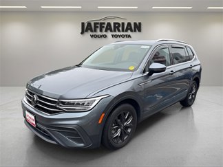 Used 2022 Volkswagen Tiguan SE w/ Panoramic Sunroof Package image 1