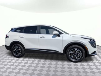 Used 2024 Kia Sportage LX image 1
