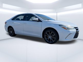 Used 2017 Toyota Camry XSE image 1
