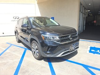Used 2022 Volkswagen Taos SE image 1