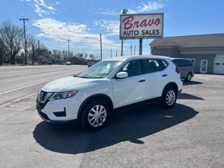 Used 2017 Nissan Rogue S image 1