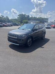 Used 2023 Jeep Compass Limited image 1