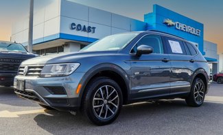 Used 2021 Volkswagen Tiguan SE image 1