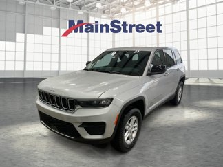 New 2025 Jeep Grand Cherokee Laredo image 1