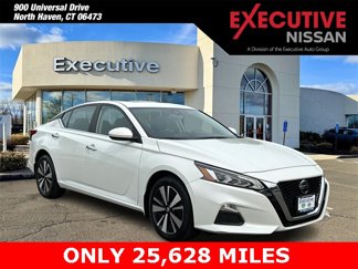 Certified 2022 Nissan Altima 2.5 SV w/ SV Premium Package image 1