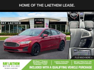 Used 2020 Ford Fusion SE image 1