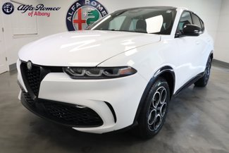 New 2025 Alfa Romeo Tonale w/ Premium Package image 1