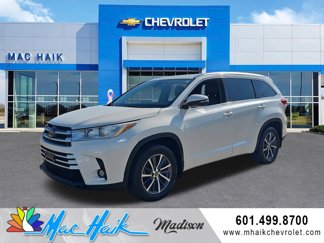 Used 2017 Toyota Highlander XLE image 1
