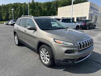 Used 2017 Jeep Cherokee Limited image 1
