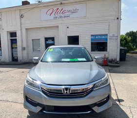 Used 2016 Honda Accord Touring image 1