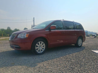 Used 2016 Chrysler Town & Country LX image 1