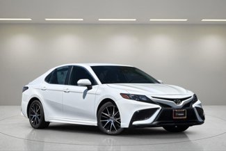 Used 2024 Toyota Camry SE image 1
