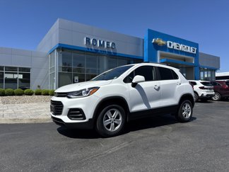 Used 2022 Chevrolet Trax LT w/ LT Convenience Package image 1