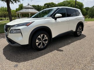 Used 2021 Nissan Rogue SV image 1