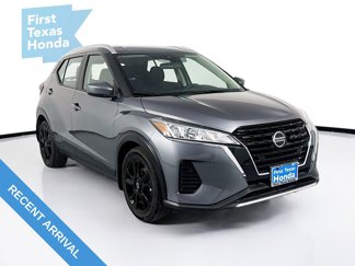 Used 2021 Nissan Kicks SV image 1