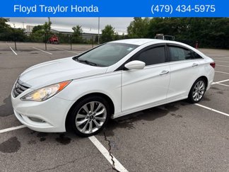Used 2013 Hyundai Sonata SE image 1