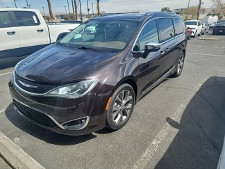 Used 2017 Chrysler Pacifica Limited image 1