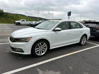 Used 2018 Volkswagen Passat 2.0T SE image 1