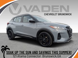 Used 2023 Nissan Kicks SR image 1