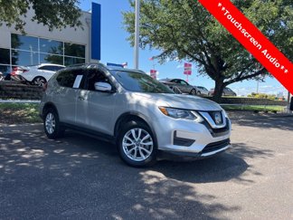 Used 2017 Nissan Rogue SV image 1