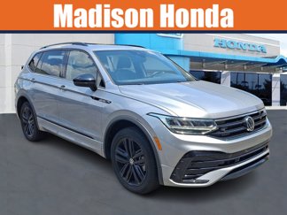 Used 2022 Volkswagen Tiguan SE R-Line image 1