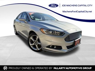 Used 2016 Ford Fusion SE image 1