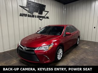 Used 2017 Toyota Camry LE image 1