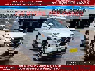Used 2022 Nissan Rogue SV image 1