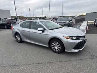 Used 2020 Toyota Camry LE image 1