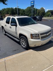 Used 2011 Chevrolet Avalanche LTZ image 1