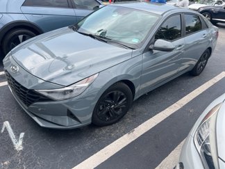 Used 2023 Hyundai Elantra Blue image 1