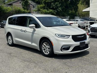 Used 2021 Chrysler Pacifica Touring-L image 1