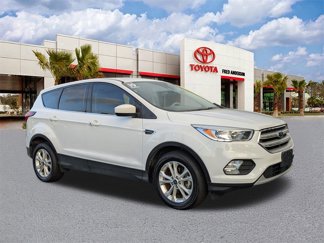 Used 2019 Ford Escape SE image 1