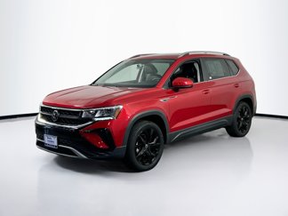 Used 2022 Volkswagen Taos SE image 1