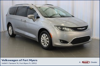Used 2019 Chrysler Pacifica Touring-L image 1