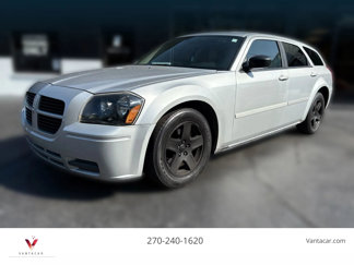 Used 2005 Dodge Magnum SE image 1