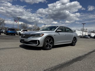 Certified 2020 Volkswagen Passat 2.0T R-Line image 1