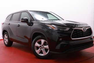 Used 2023 Toyota Highlander LE image 1