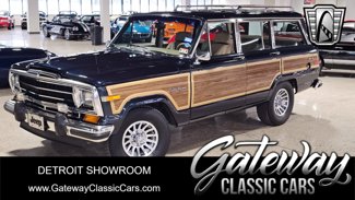 Used 1990 Jeep Grand Wagoneer image 1