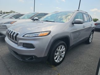 Used 2018 Jeep Cherokee Latitude Plus w/ Cold Weather Group image 1