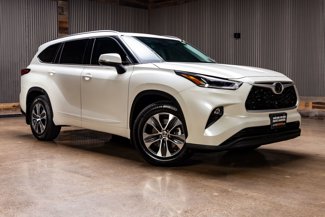 Used 2021 Toyota Highlander XLE image 1