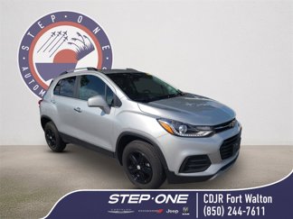 Used 2019 Chevrolet Trax LT w/ LT Convenience Package image 1