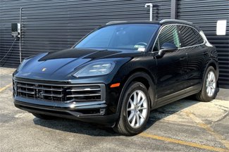 Used 2024 Porsche Cayenne image 1