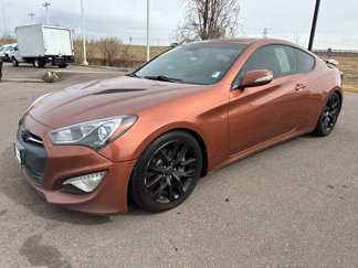 Used 2013 Hyundai Genesis 3.8 image 1